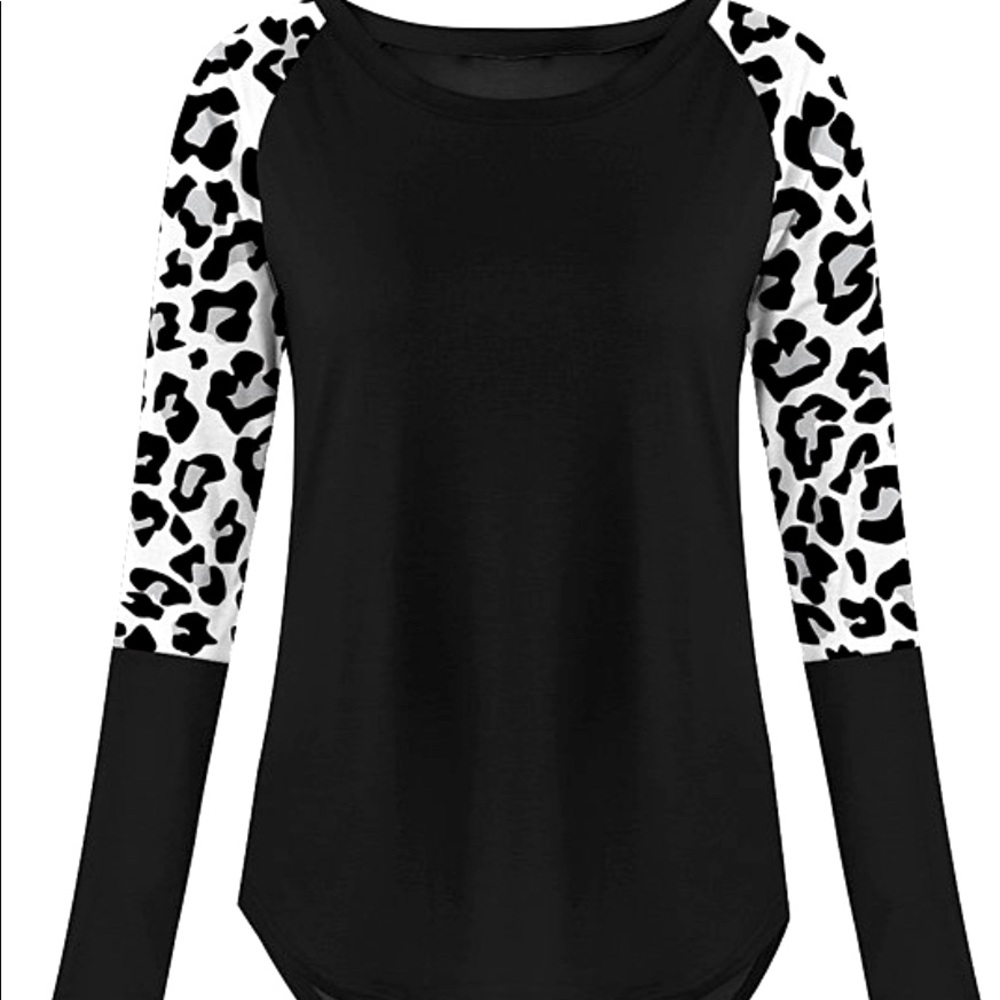 New! Black and White Raglan Leopard Longsleeve Top